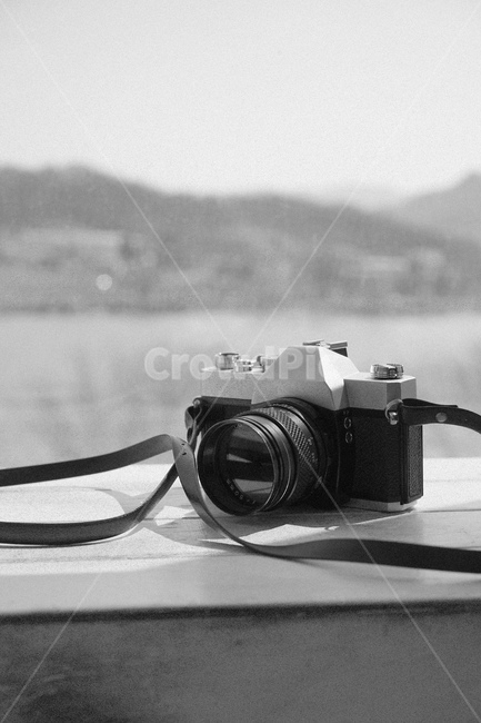 카메라,사진기,사물,camera,필름카메라,렌즈,흑백,사진작가,포토그래퍼,photographer,흑백,모노톤,monochrome,black and white,사물,물건,오브젝트,thing,object,matter