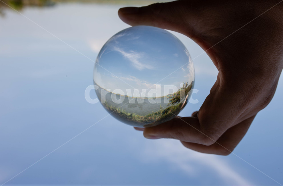 하늘,수정구슬,수정,풍경,landscape,sky,cristalball,자연,풍경,nature,landscape,사람,인물,인간,human,person,신체일부,몸,body,사물,물건,오브젝트,thing,object,matter,sphere,구체