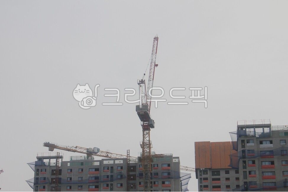 erection,crane,real estate,construction site,construct,Real estate policy,parcel out,house,new construction,construction crane,housing supply,constructioncrane,tower crane,high rise building,apartment