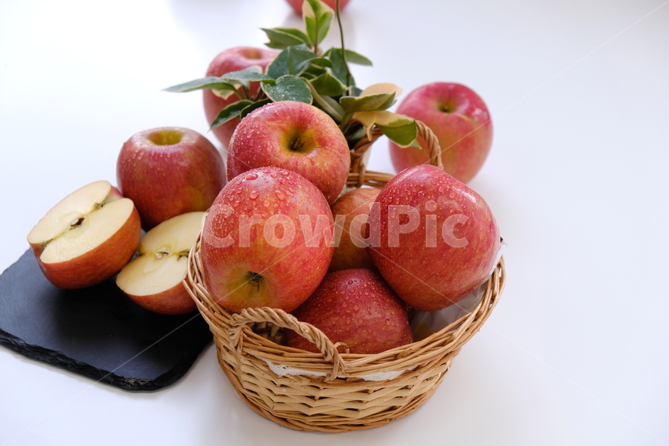 사과,부사,과일,달콤,신선,식품,음식,apple,fruit,sweet,fresh,food,음식,식재료,요리,food,cook,meal,dishes,food reserves,과일,열매,fruit