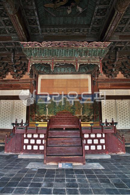 court palace,Ilwol Oak Island,Changgyeonggung Palace,jerk,Palace,Donggwol,Sun,Throne,Moon and Obong disease,Oh Byeongbong,Myeongjeongjeon,Joseon Royal Palace