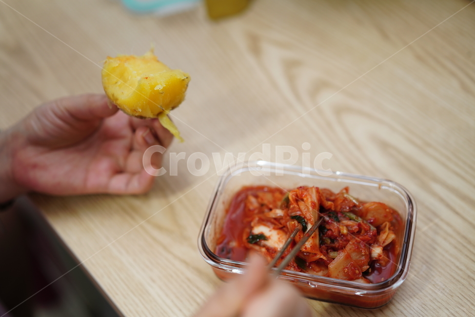 군고구마,고구마,간식,음식,food,먹방,겨울,식물,먹거리,작물,식재료,겨울,계절,winter,season,음식,식재료,요리,food,cook,meal,dishes,food reserves