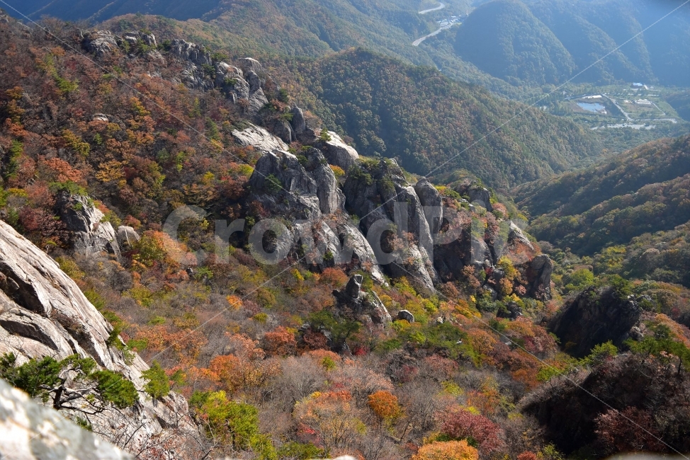대둔산,가을,풍경,단풍,탐방,도립공원,빨간단풍,파란하늘,가을색,오색,울긋불긋,알록달록,그림같은,칼라풀,뷰티플,아름다운,힐링,감성,자연,정취,산세,명산,100대명산,nature,산,등산,트레킹,풍경사진,비경,경치,가을사진,가을색채,가을의정취,맑음,청명,가을날씨,경관,기암,암봉우리,mountain,금산,완주,논산,낙조대,낙조산장,마천대,케이블카,구름다리,삼선계단,가을,계절,fall,autumn,season,자연,풍경,nature,landscape,한국자연풍경,한국자연경관,korea nature landscape,slope,경사,outdoors,옥외