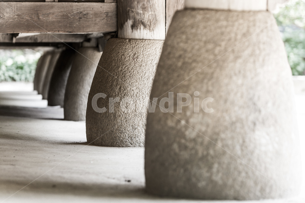 주춧돌,기둥,전통,고택,균형,한국전통,한국문화,korean traditional,korean culture,건축물,건물외관,exterior,building,structure,architecture,construction