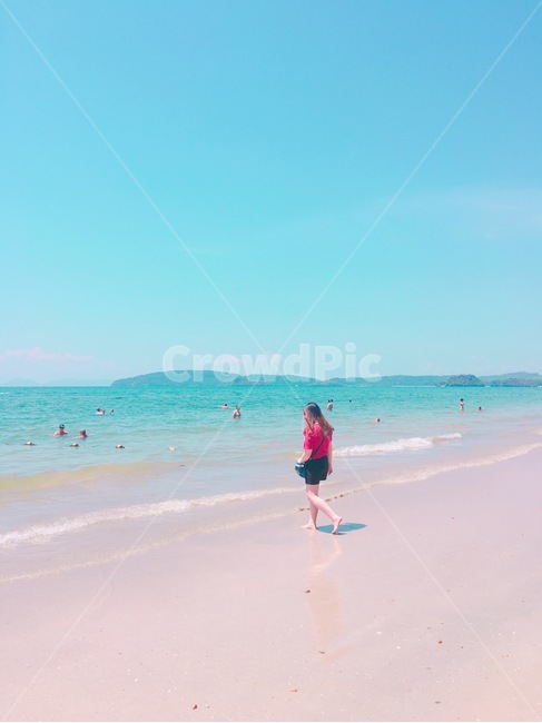 여자,뒷모습,바다,태국,끄라비,해변,파도,woman,sea,wave,thailand,beach,하늘,sky,bangkok,사람,해변,바다,beach,sea,여행,휴가,traveling,vacation,trip