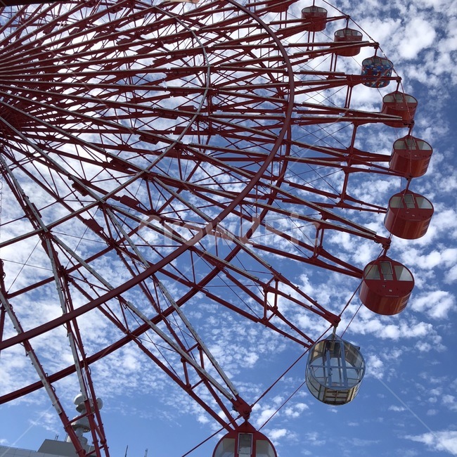 일본,관람차,하늘,맑음,구름,빨간관람차,기타큐슈,놀이공원,놀이동산,놀이터,amusement park,playground