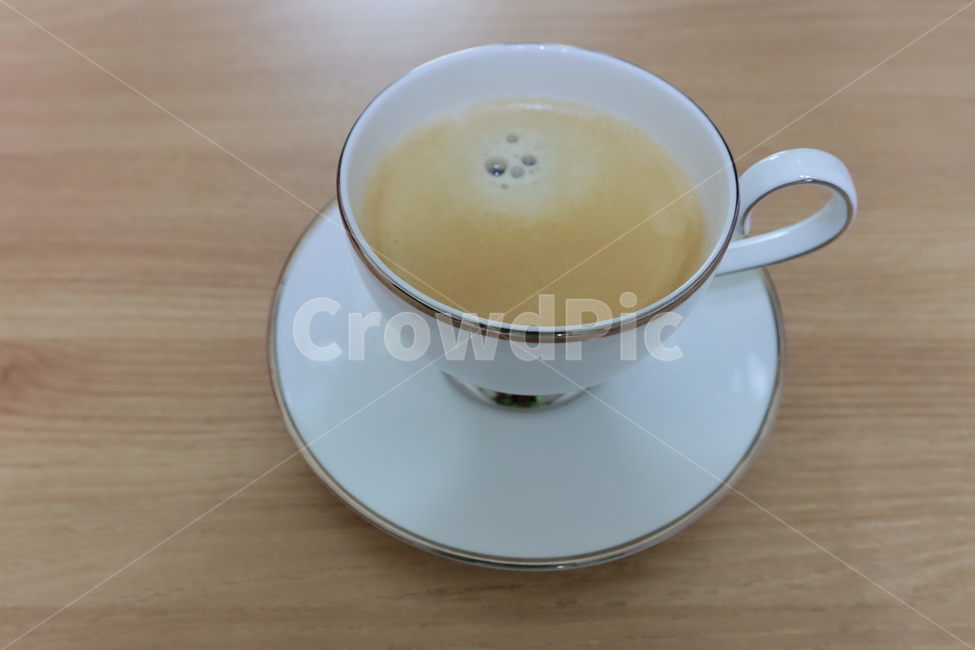 커피,아메리카노,블랙,크리미,크림,거품,찻잔,부드러운,받침접시,도기류,커피컵,컵