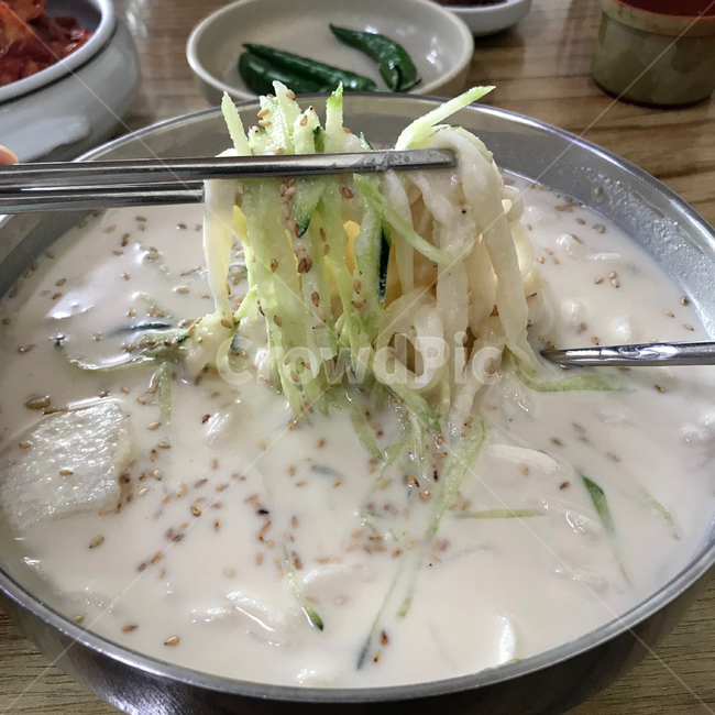 콩국수,여름음식,여름,시원한음식,음식,콩국물,고추,시골음식,음식,식재료,요리,food,cook,meal,dishes,food reserves,면류,면요리,noodles