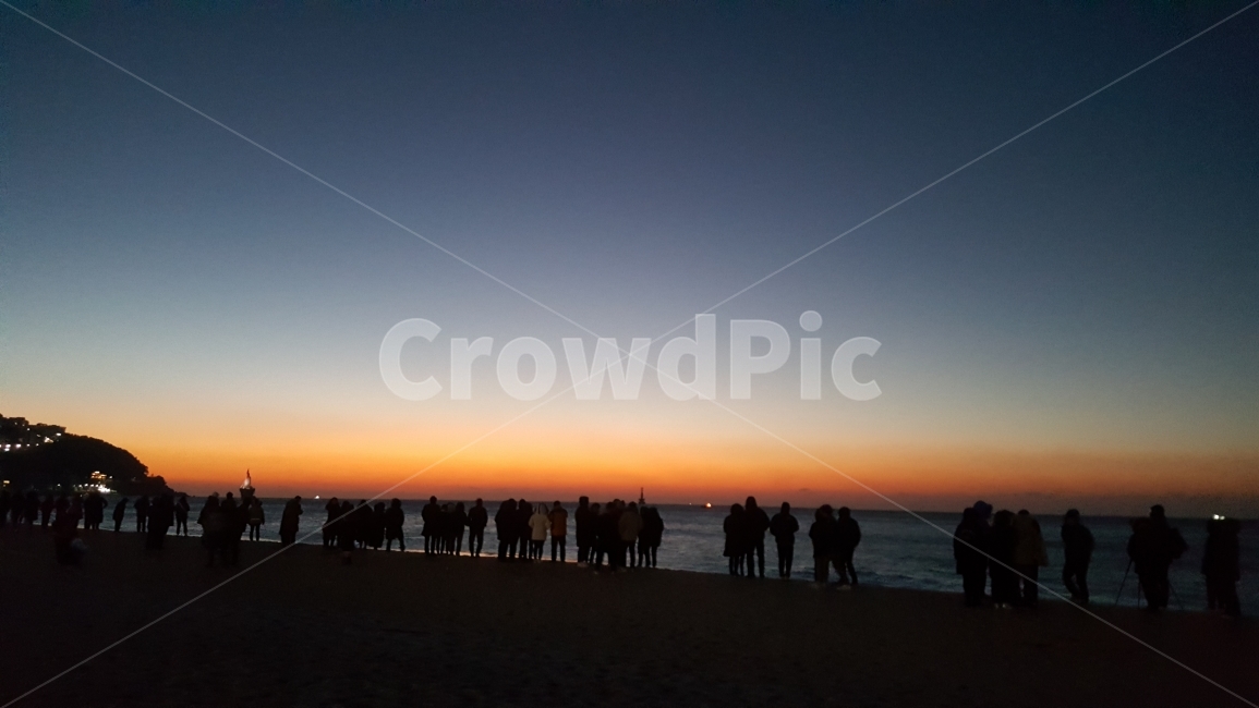 하늘,일출,수평선,어둠,빛,해변,바다,beach,sea,사람들,대중,군중,other people,crowd