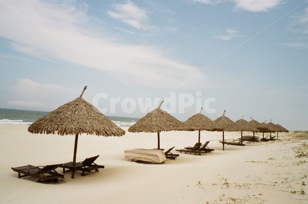 흙,soil,beach,해변,film,필름,여행,다낭,danang,한적한,감성,해변,바다,beach,sea