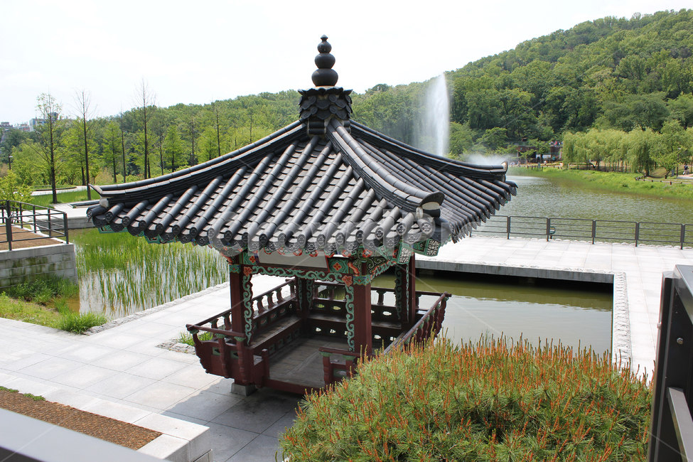정자,한국,전통,대한민국,아시아,기와,기와지붕,지붕,나무기둥,기둥,우드,단청,건축,예술,공원,정원,산책로,산책길,자연,휴식,여유,물,돌길,서울,북서울꿈의숲,쉼터,연못,나무,소나무,한국전통,한국문화,korean traditional,korean culture,건축물,건물외관,exterior,building,structure,architecture,construction