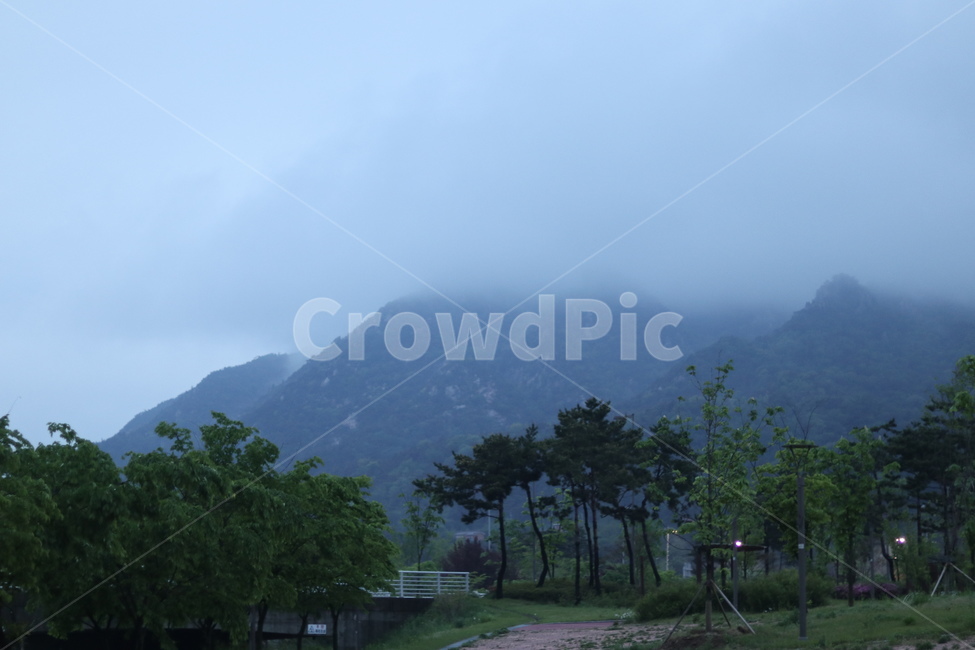 용봉산,비,구름,흐림,봄,자연,풍경,nature,landscape,한국자연풍경,한국자연경관,korea nature landscape,outdoors,옥외,weather,날씨