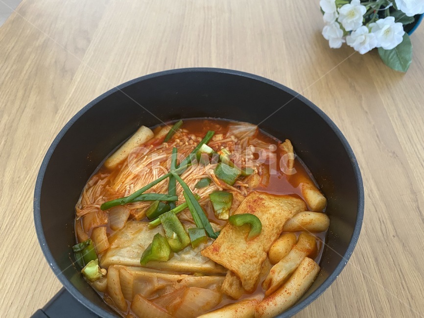 떡볶이,국물떡볶이,집밥,혼밥,밀떡,식사,음식,간식,요리,어묵