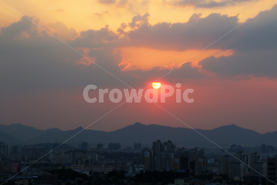 nature,황혼,일몰,redsky,dawn,자연,outdoors,새벽,sky,붉은하늘,하늘,옥외,dusk,sunset,구름,전경,풍경,도시