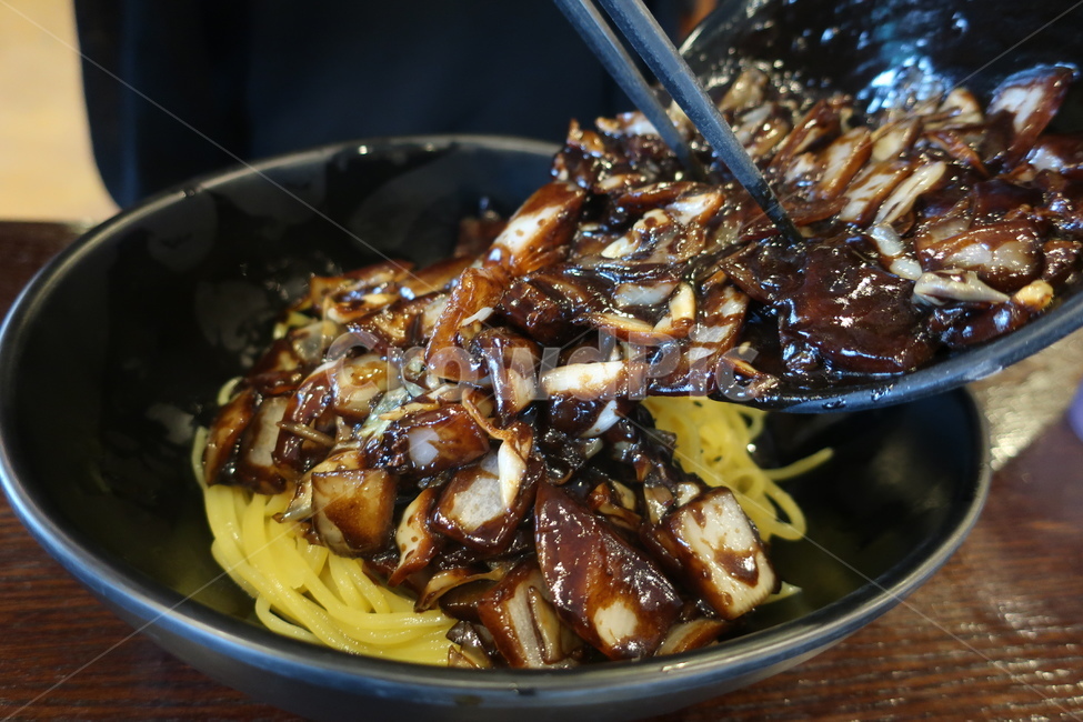 짜장면,자장면,중국요리,면발,분식,배달,음식,요리,간짜장,젓가락,음식,식재료,요리,food,cook,meal,dishes,food reserves,중식,중국음식,중화요리,chinese food,chinese dishes,chinese meal,chinese cook