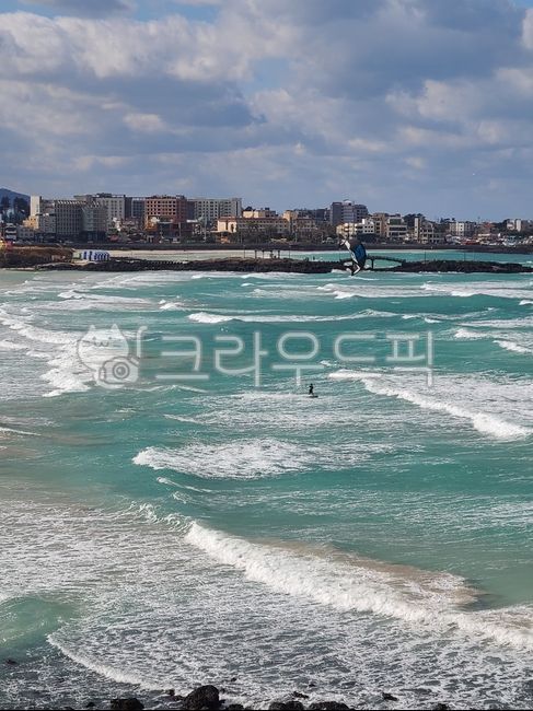Jeju sea in winter,Jeju Hamdeok Beach,Jeju,Hamdeok Beach,jeju island,winter sea