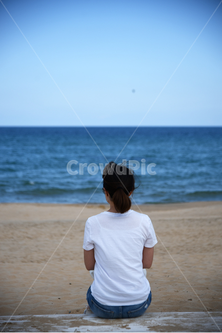 뒷모습,사람,인간,바다,하늘,여자,풍경,대양,물,자연,옥외,여름,human,person,sea,woman,female,water,ocean,outdoors,nature,sky,자연,풍경,nature,landscape,해변,바다,beach,sea,사람,인물,인간,human,person,여성,여자,woman,female,lady,shorts,반바지