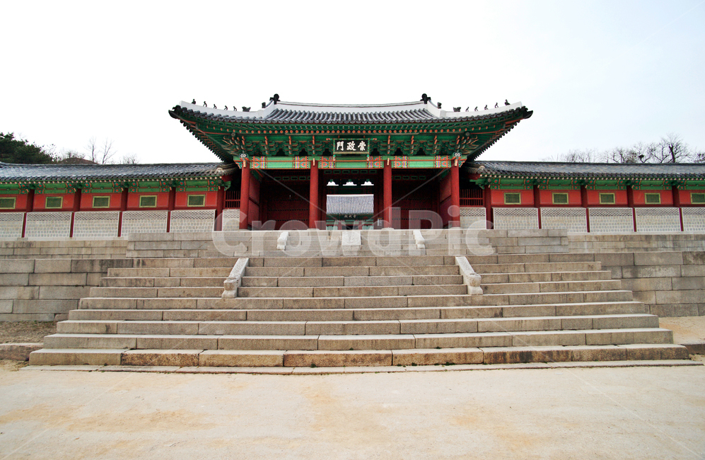 숭정문,경희궁,대궐,서궐,경덕궁,조선시대,종로구,고건축,돌계단,서쪽문,한국전통,한국문화,korean traditional,korean culture,랜드마크,landmark,tourist attraction,한국랜드마크,한국관광지,한국명소,korea landmark,korea tourist attraction,건축물,건물외관,exterior,building,structure,architecture,construction