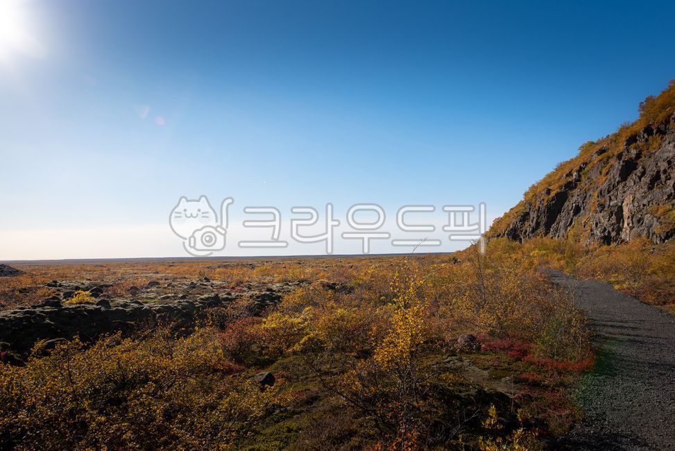 northeurope,Overseas,Iceland,Pebble,fall,road,sight,plateau,europe,dirt road,dirtroad,nature,overea,iceland,gravel,outdoors,road name,North Europe,autumn,landscape