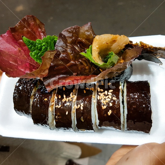 김밥,삼겹살김밥,삼겹살,음식,food,분식,야식