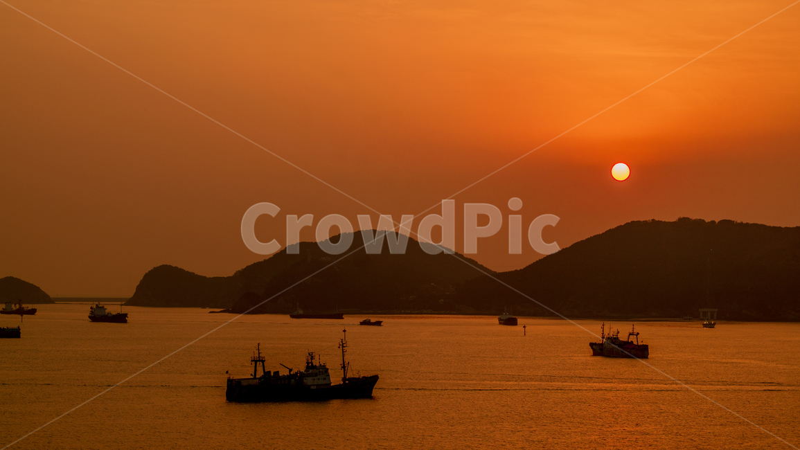 자연,노을,바다,풍경,하늘,조업,해질녘,자연,풍경,nature,landscape,어업,fishery,fishing industry,transportation,교통,boat,보트,vehicle,차량,outdoors,옥외