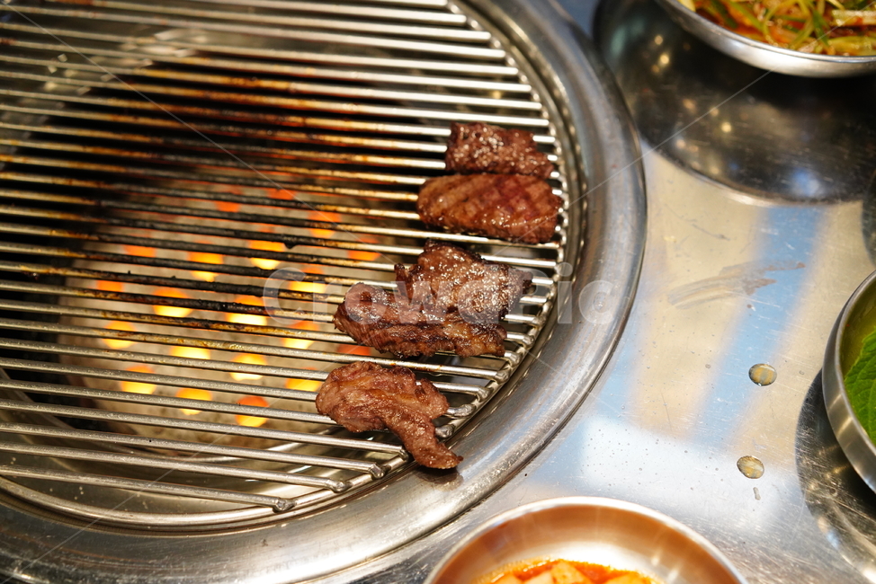 고기,육류,육식,한우,구이,한식,먹방,음식,푸드,food,안주,술안주,안주거리,불판,소고기,육즙,육질,술자리,음식,식재료,요리,food,cook,meal,dishes,food reserves,육류,고기,meat