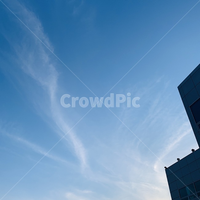 nature,자연,outdoors,옥외,azuresky,푸른하늘,sky,하늘,배경,백그라운드,background,구름,cloud,풍경,landscape,감성,감성사진,feeling,color,sensitivity,색깔,날씨,weather,색상,색채,building,건물,officebuilding,사무실건물,blue