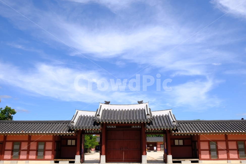 한옥,경복궁,전통가옥,건물,한국적,빌딩,기와,기왓장,처마,태극,토속,국내,한국전통,한국문화,korean traditional,korean culture,랜드마크,landmark,tourist attraction,한국랜드마크,한국관광지,한국명소,korea landmark,korea tourist attraction,건축물,건물외관,exterior,building,structure,architecture,construction