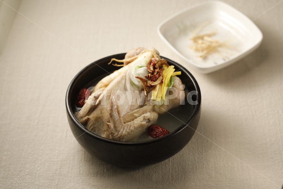 닭백숙,삼계탕,백숙,보양식,여름보양식,뚝배기,영계백숙,영양탕,음식,식재료,요리,food,cook,meal,dishes,food reserves,한식,한국음식,한국요리,korean food,korean dishes,korean meal,korean cook