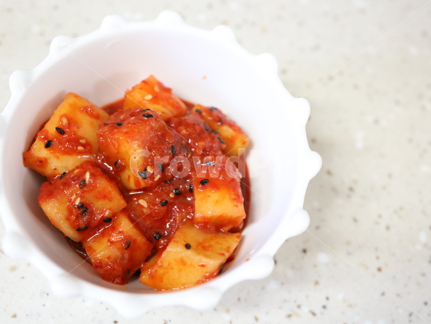 깍두기,무,김치,kimchi,김장,반찬,음식,food,매콤한,매운,음식,식재료,요리,food,cook,meal,dishes,food reserves
