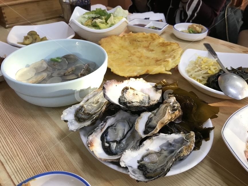 굴,석화,해산물,회,감자전,음식,식재료,요리,food,cook,meal,dishes,food reserves,수산물,해산물,fishery products,seafood