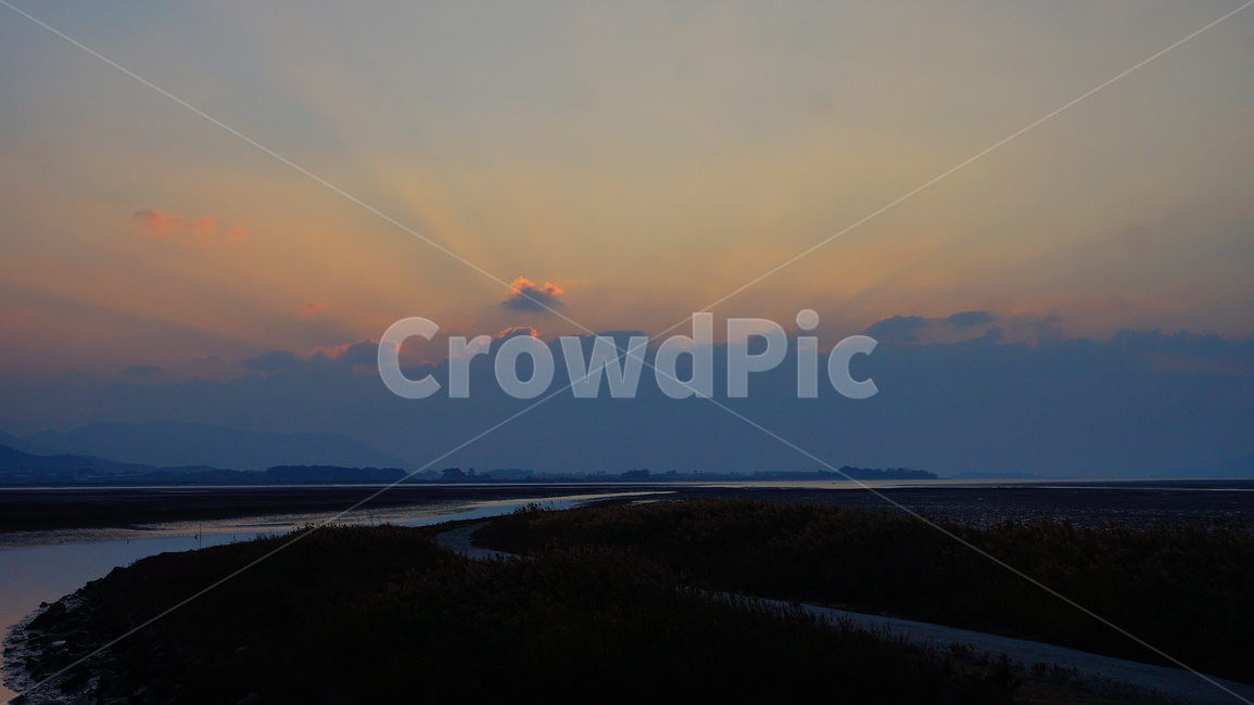 적막감,노을,고요함,가을하늘,저녁하늘,일상,하늘,바다,자연,풍경,nature,landscape,outdoors,옥외,sunset,일몰,red sky,붉은 하늘,sky,dusk,황혼,dawn,새벽
