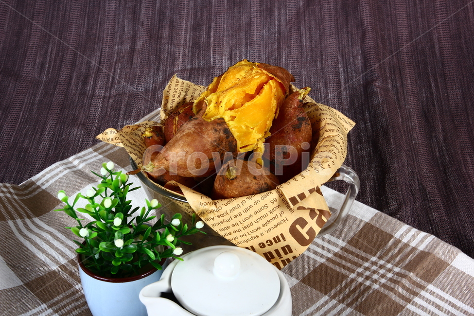 고구마,군구고마,구황작물,음식,식품,간식,호박고구마,밤고구마,달콤,sweetpotatoes,gourd,gourdcrop,food,snacks,sweet,음식,식재료,요리,food,cook,meal,dishes,food reserves,연출,컨셉,콘셉,direction,concept