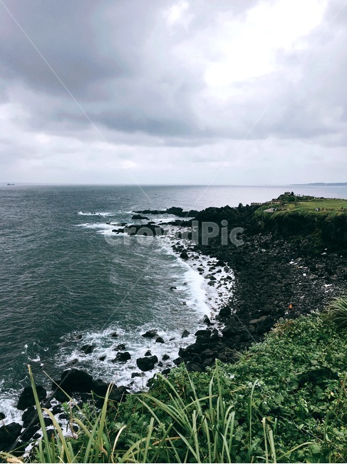 제주도,섭지코지,언덕,풍경,구름,흐림,자연,바다,자연,풍경,nature,landscape,promontory,곶,ocean,대양,sea,outdoors,옥외,water,물,land,땅,shoreline,해안선