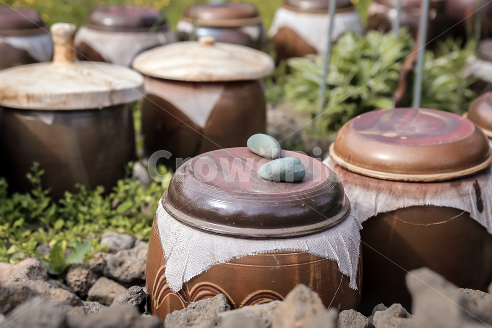 항아리,돌맹이,장독,장독대,전통,pot,crock,rock,traditional,한국전통,한국문화,korean traditional,korean culture