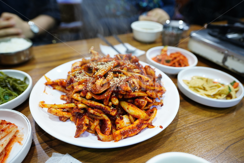 한식,볶음,오징어볶음,요리,오징어,해물,식사,반찬,먹방,술안주,매콤,음식,푸드,food,안주거리,음식,식재료,요리,food,cook,meal,dishes,food reserves,한식,한국음식,한국요리,korean food,korean dishes,korean meal,korean cook