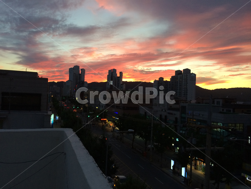 nature,자연,outdoors,옥외,sky,황혼,dusk,일몰,sunset,하늘,dawn,새벽,redsky,붉은하늘,노을,도시노을,도시