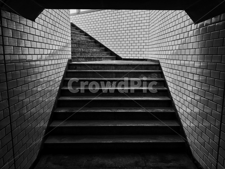 계단,출입구,출구,흑백,stair,monochrome,건축물,건물,흑백,모노톤,monochrome,black and white,건축물,건물외관,exterior,building,structure,architecture,construction