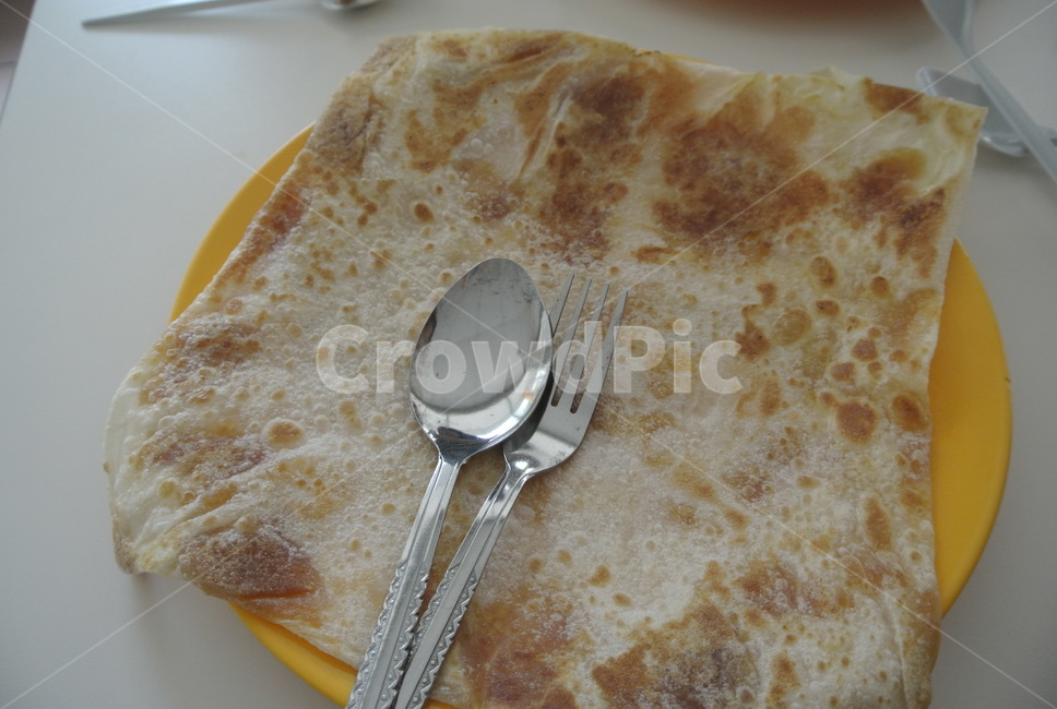 로띠,음식,동남아음식,스푼,포크,수저,숟가락,노란색,빵,food,cook,spoon,노릇노릇,간식,디저트,음식점,이국적,외국음식