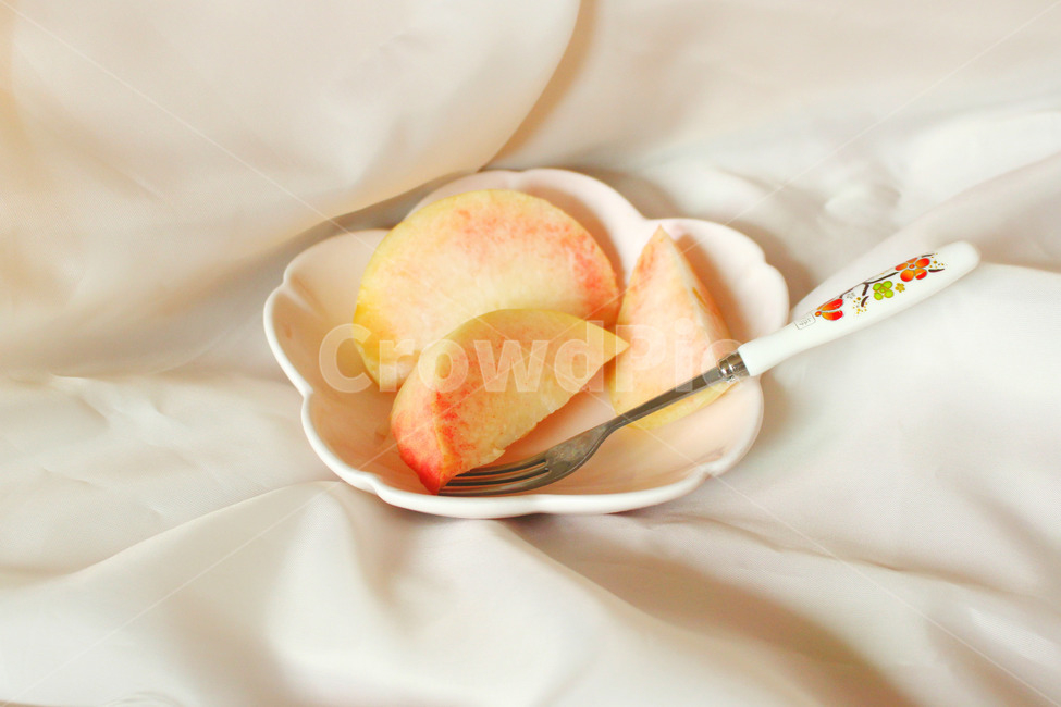 자연,감성사진,과일,복숭아,음식,요리,색감,pink,peach,분홍,연노랑,음식,식재료,요리,food,cook,meal,dishes,food reserves,과일,열매,fruit
