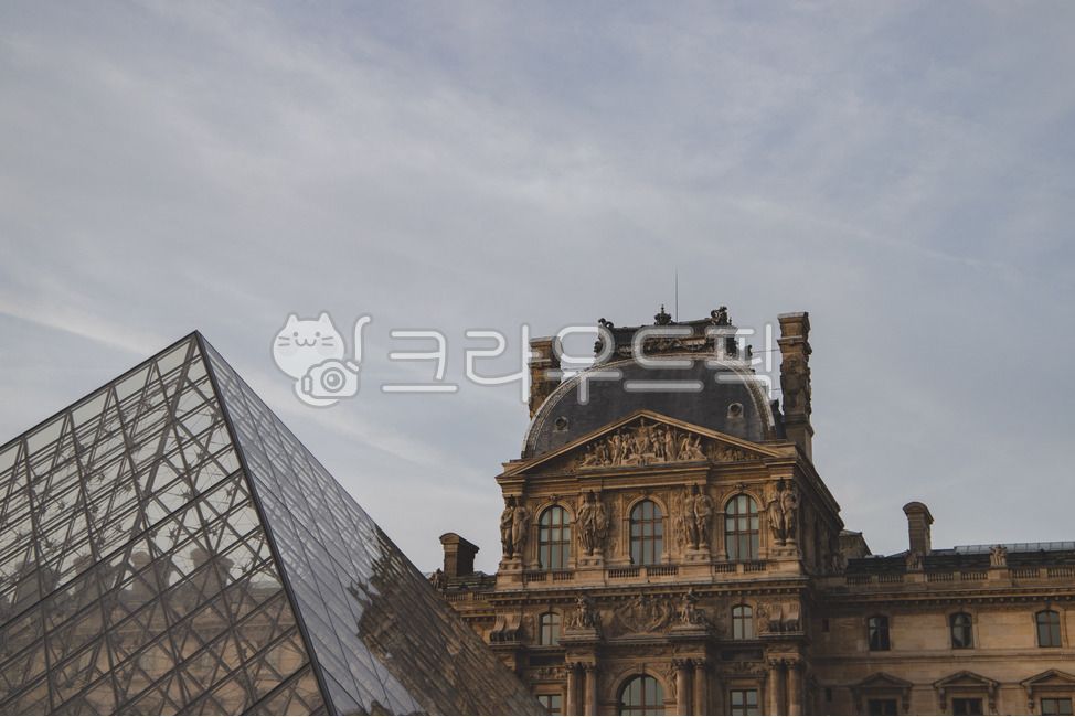 Paris,France,Europe,Louvre,Louvre Museum,Pyramid,Building,Architecture,I am Pay,Wallpaper,Emotion