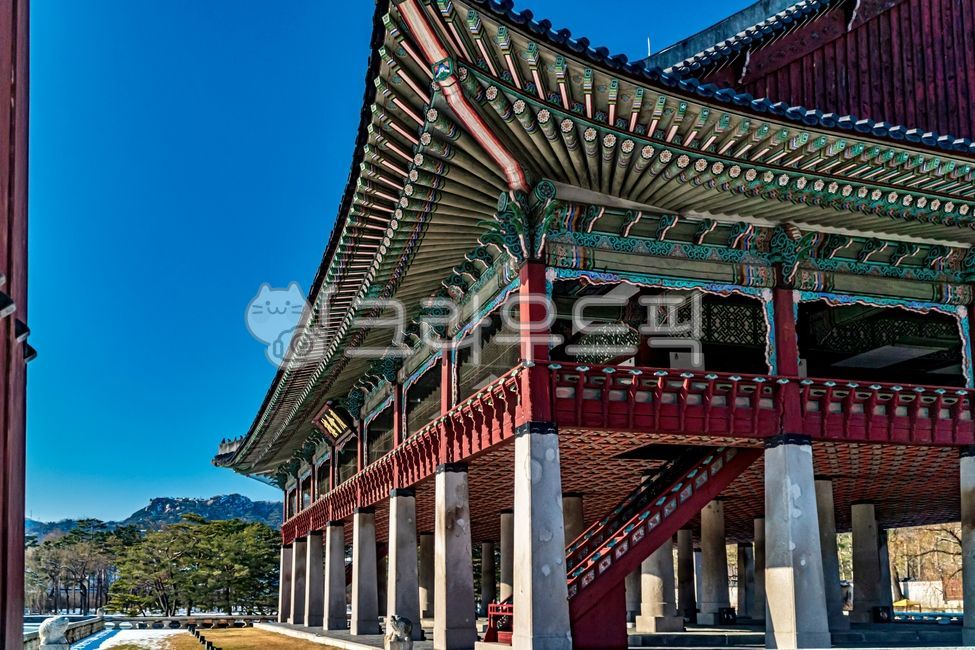 경회루,gyeonghoiroo,경복궁,gyeongbokgungpalace,겨울,설경,눈,snow,snowscene,snowylandscape,겨울풍경,풍경,landscape,코리아,한국,korea,한국전통,한국문화재,전통문화재,조선,조선왕조,joseon,thejoseondynasty,한옥,hanok,조선왕실,역사,국사,한국사,history,히스토리,architecture,건축물