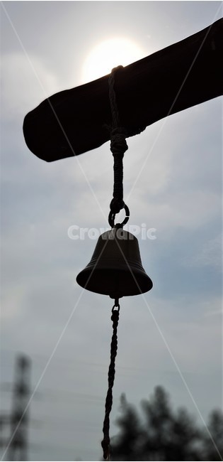 종,태양,빛,자연,나무,종소리,감성,구름,하늘,sky,nature,sun,풍경,사물,물건,오브젝트,thing,object,matter