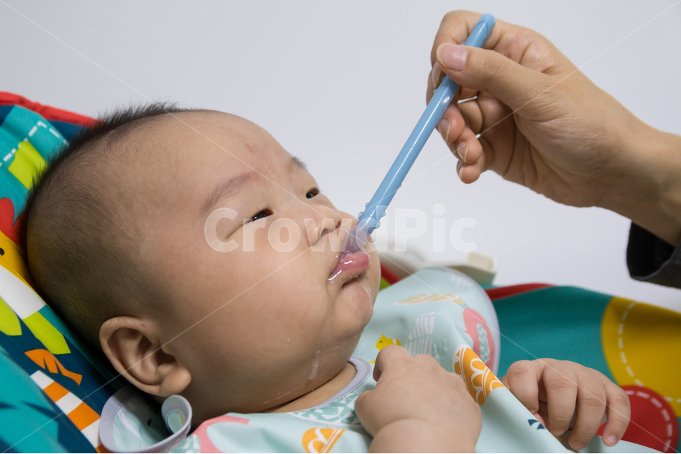 아기,아이,이유식,어린이,맘마,밥,식사,육아,남자아이,남자,영양,아기이유식,귀여운,사랑스런,얼굴,숟가락,아동,양육,6개월아기,통통한,천사같은,성장,꼬마,영유아,유아,사람,인물,사람,인물,인간,human,person,영유아,아기,애기,아이,infants,baby