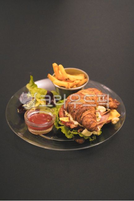 bread,lunch,sandwich,food,meal,French fries,brunch,croissant,breakfast,crolssant,Croissant Sandwich