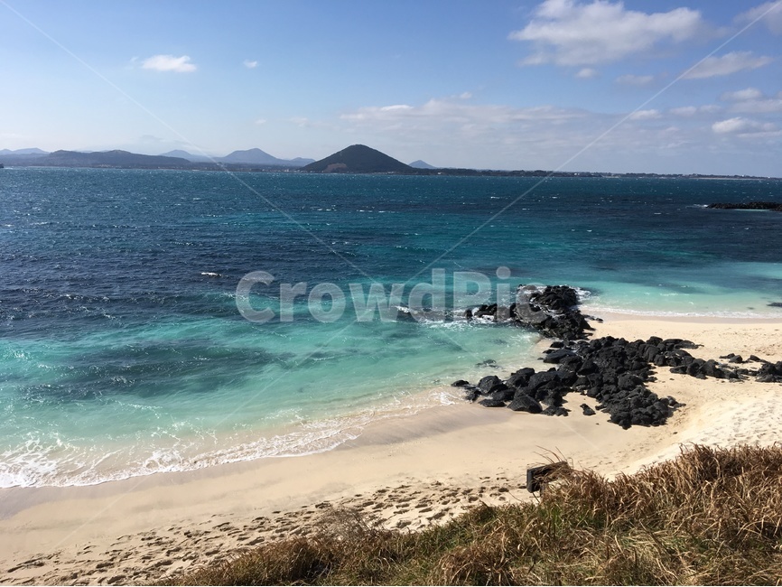 제주,제주도,바다,해안,겨울,겨울바다,자연,풍경,nature,landscape,한국자연풍경,한국자연경관,korea nature landscape,해변,바다,beach,sea,제주도,jeju,jeju island,promontory,곶,outdoors,옥외,water,물,ocean,대양,shoreline,해안선,land,땅
