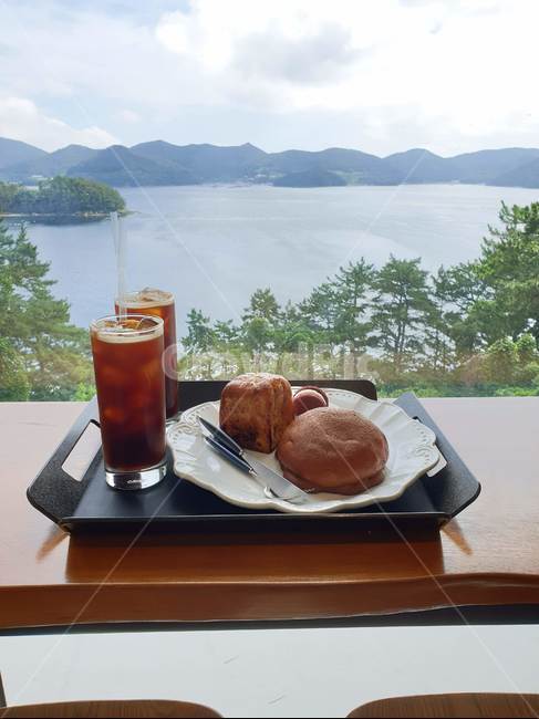 커피,빵,바다,산,하늘,나무,카페,물,water,자연,nature