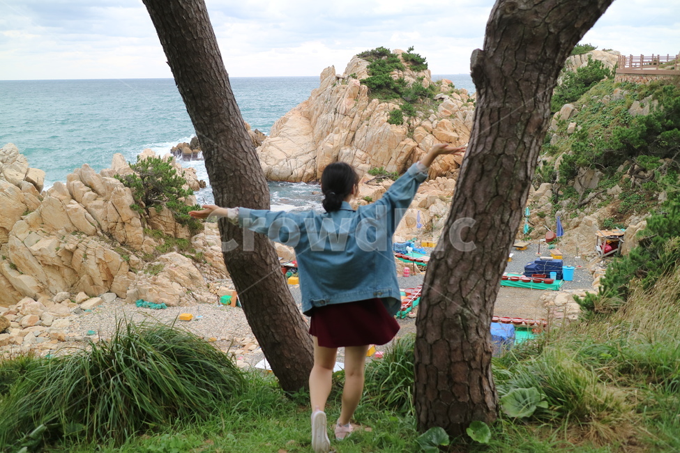 울산,울산여행,대왕암,바위,자연,울산바다,돌,돌산,여자,친구,여자친구,사람,plant,식물,tree,나무,treetrunk,나무줄기,여행,휴가,traveling,vacation,trip