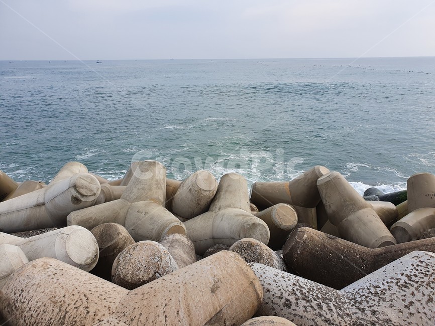 방파제,바다,파도,항구,풍경,동해,속초,하늘,자연,대한민국,물,sea,구름