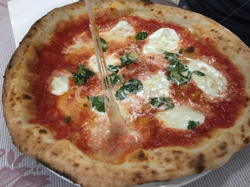 피자,나폴리,치즈,바질,pizza,napoli,cheese,쫀득한,외식,패스트푸드,이탈리아,빵,음식,식재료,요리,food,cook,meal,dishes,food reserves,양식,서양음식,서양요리,western food,western dishes,western meal,western cook